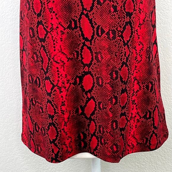 Michael Kors Red Crimson Snakeskin Keyhole Chain Tie Neck Halter Top SM/Med NWT - Picture 8 of 15